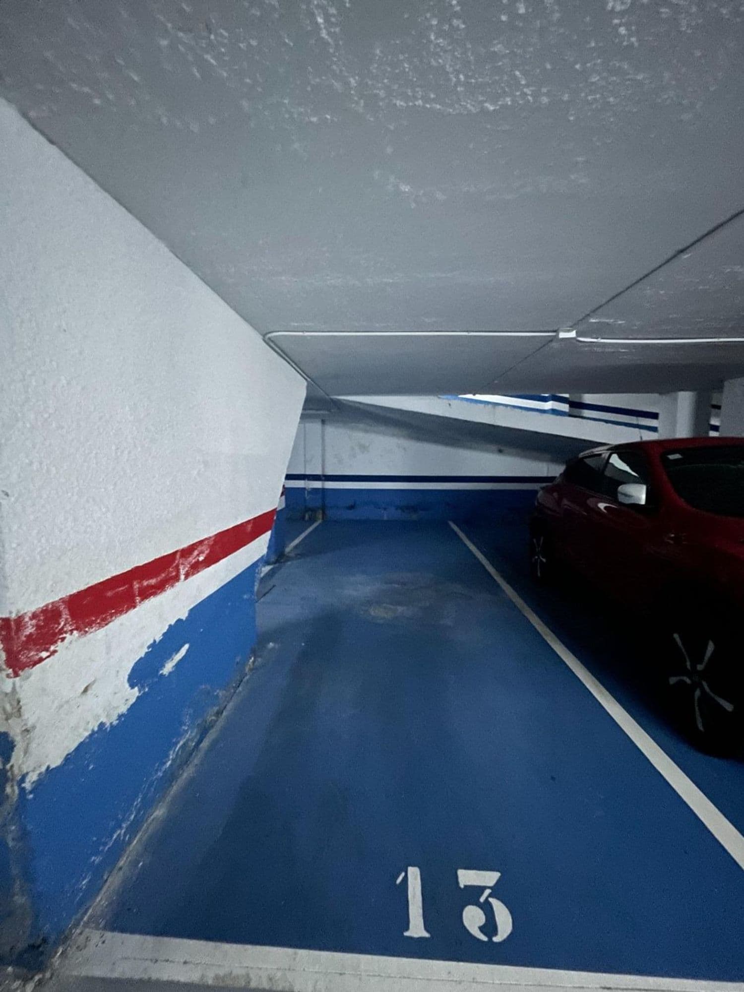 Se vende plaza de garaje doble en longitudinal, en Adriano VI, 20, en el sótano segundo. - imagen 4