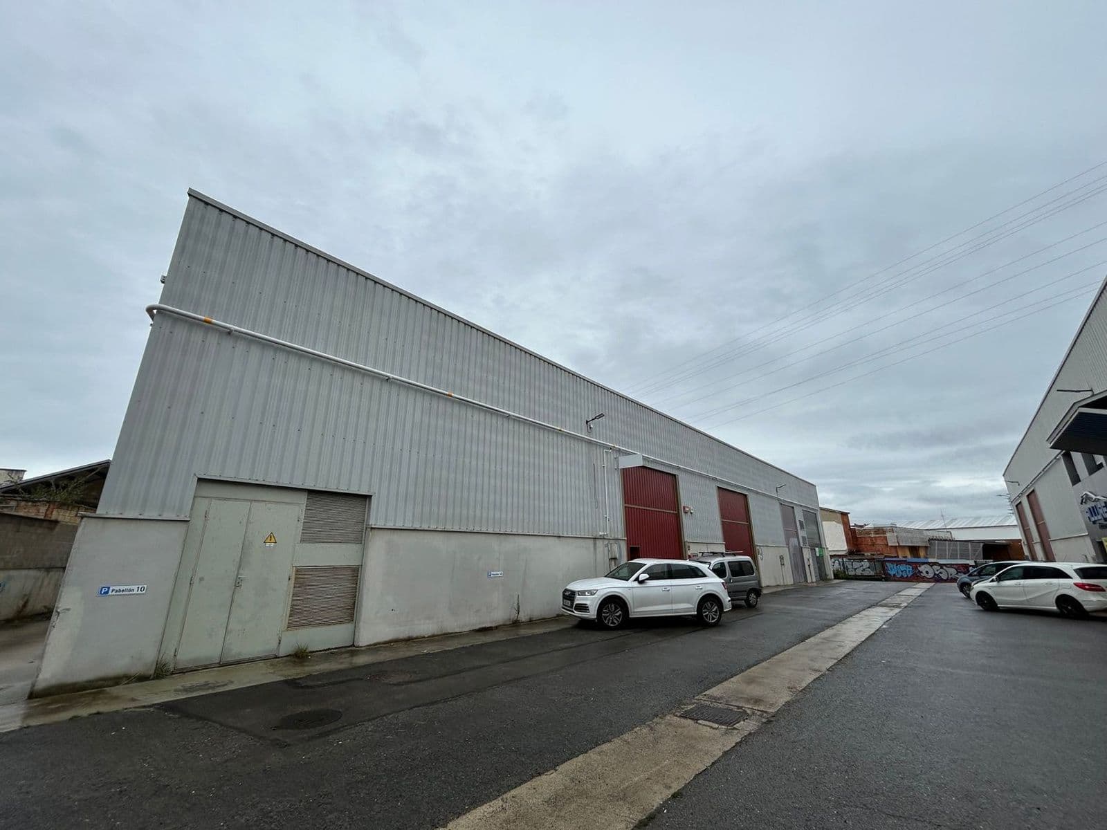 Se vende amplia nave industrial en el polígono Uritiasolo.  Exento de los procedimientos de declaración en materia de calidad de suelo - imagen 14