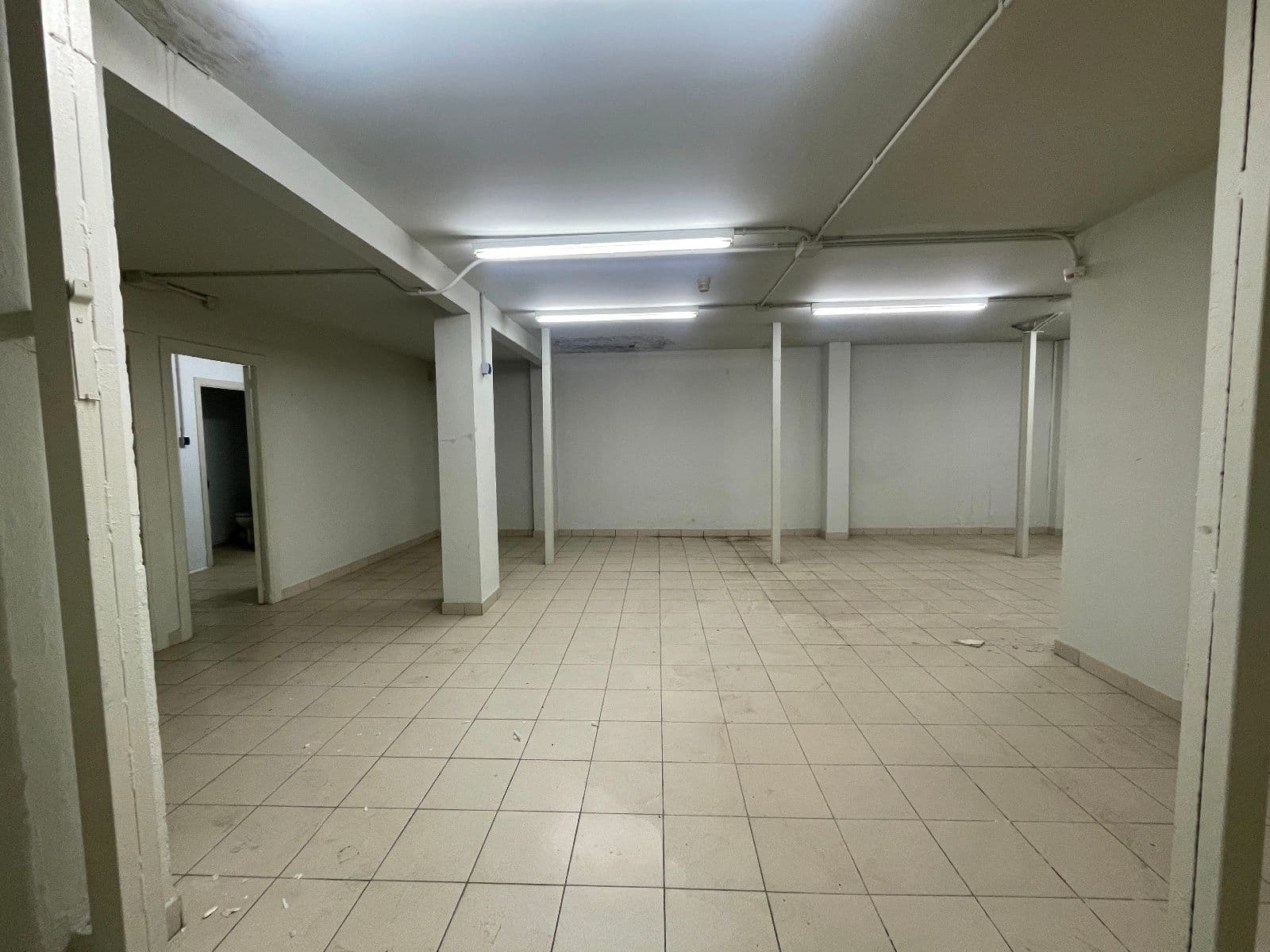SE VENDE LOCAL EN CALLE FLORIDA 54 - imagen 17