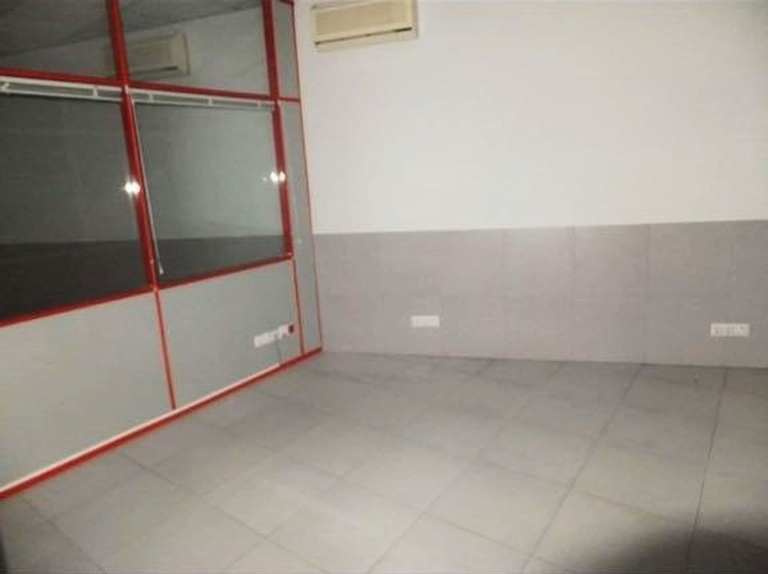 SE VENDE LOCAL EN LA REFORMADA CALLE ALDAVE - imagen 7