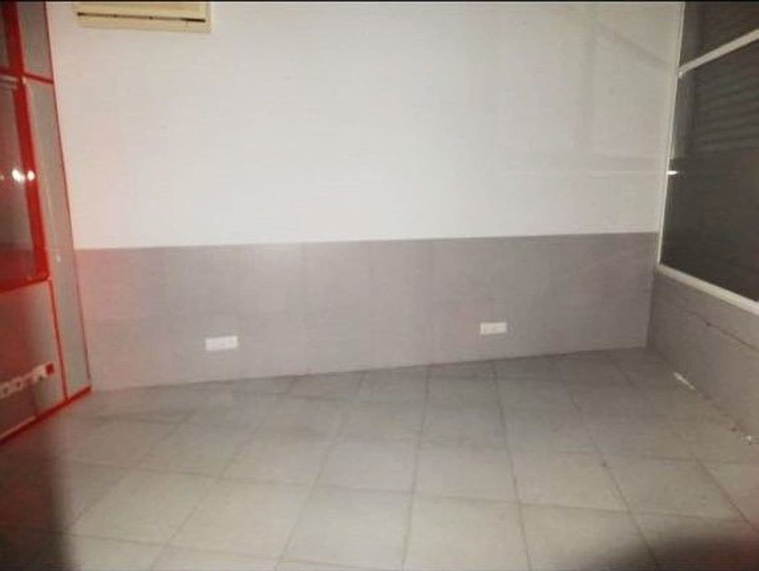 SE VENDE LOCAL EN LA REFORMADA CALLE ALDAVE - imagen 8