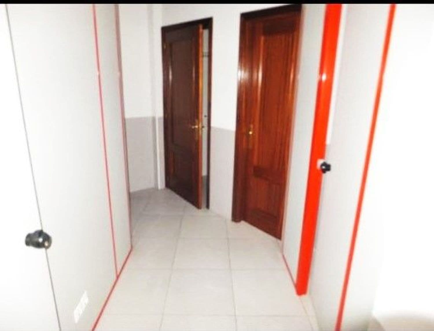 SE VENDE LOCAL EN LA REFORMADA CALLE ALDAVE - imagen 3