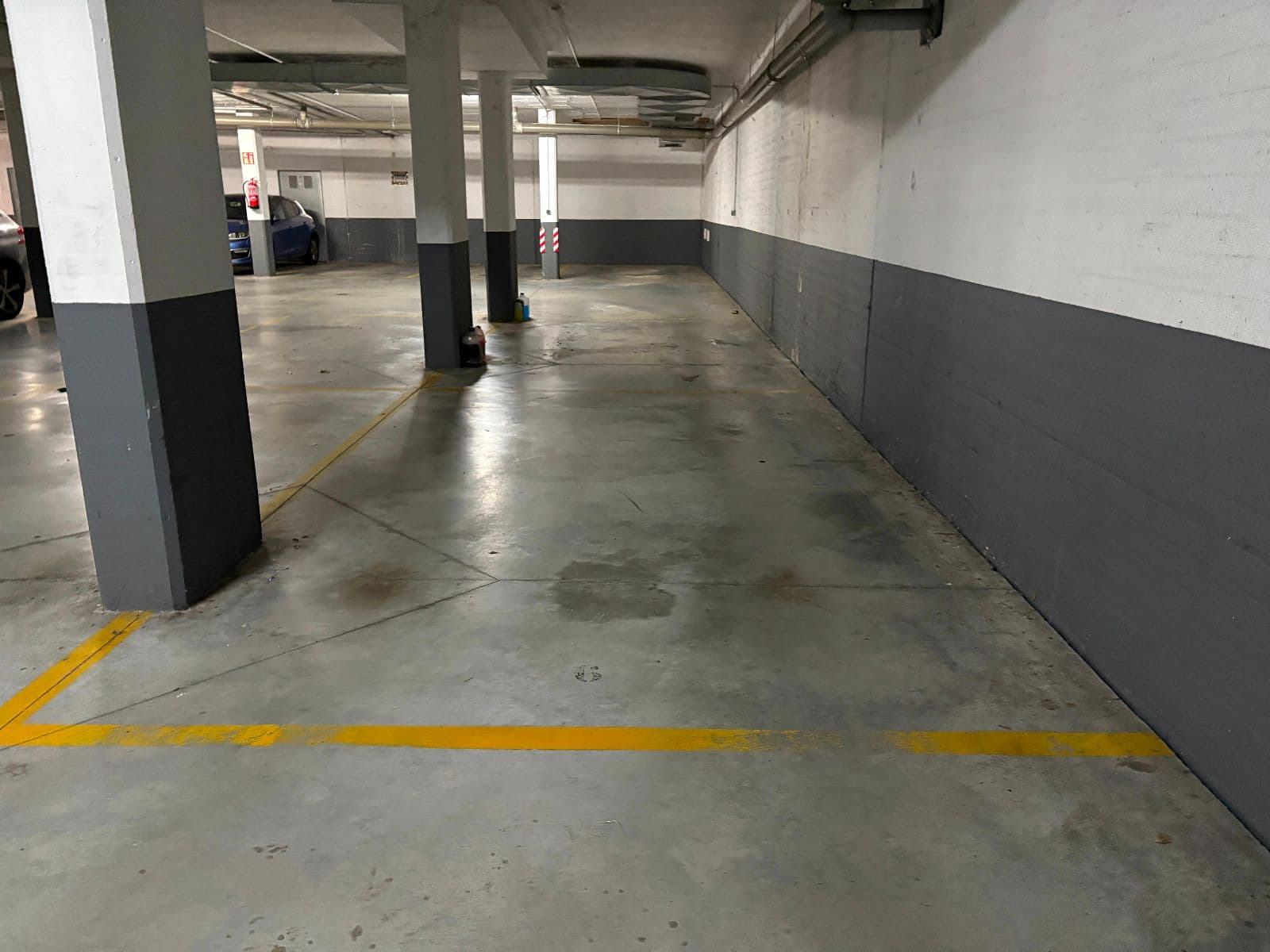 SE VENDEN DOS  PLAZAS Y TRASTERO  DE GARAJE EN CALLE MIREN MARTINEZ DEL BURGO - imagen 4
