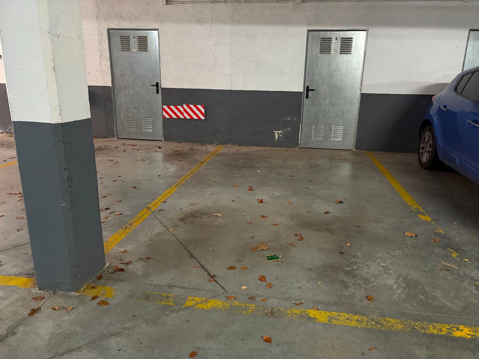 SE VENDEN DOS  PLAZAS Y TRASTERO  DE GARAJE EN CALLE MIREN MARTINEZ DEL BURGO - imagen 2