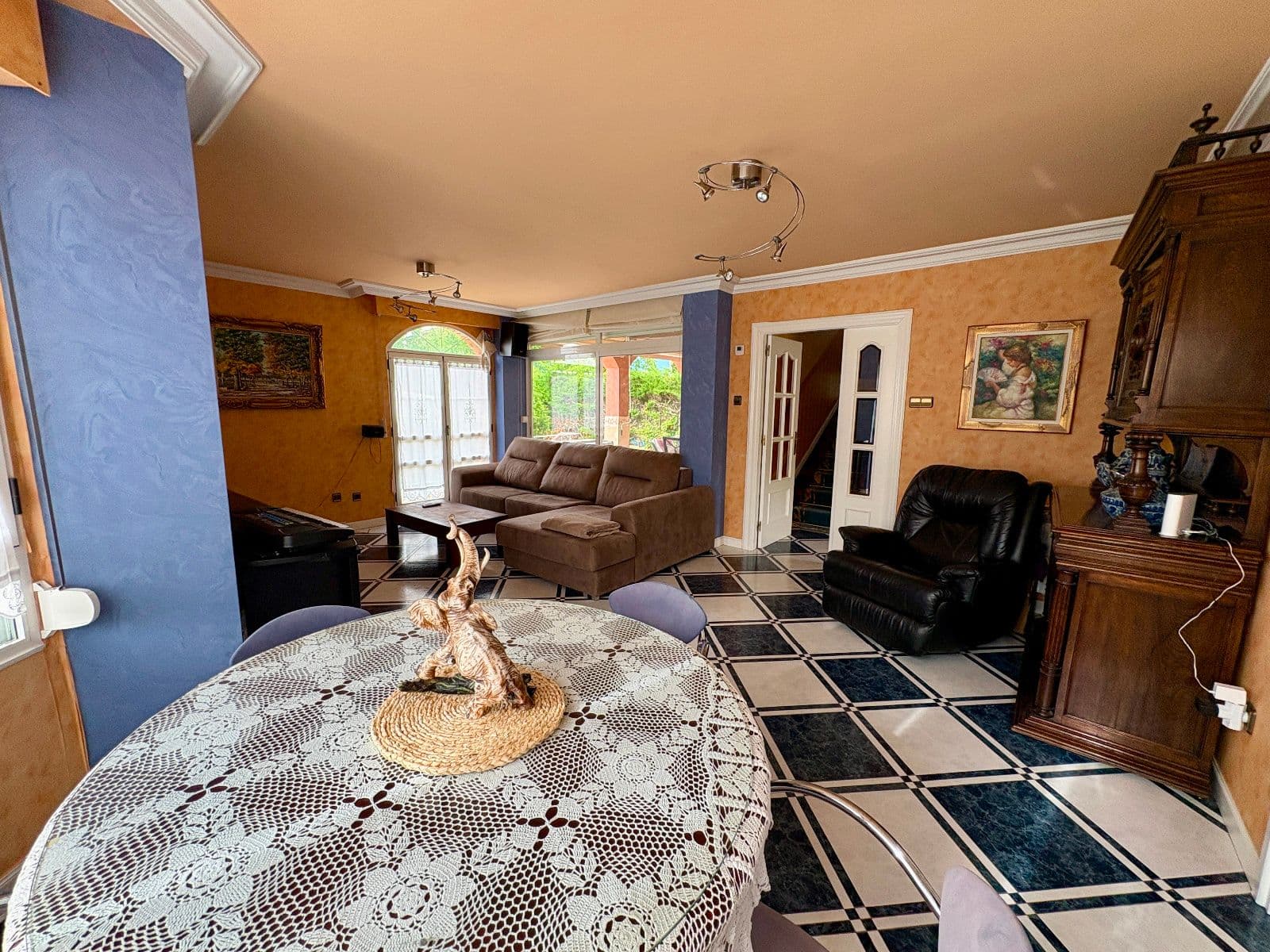 Se vende chalet independiente con jardín y piscina en Etxabarri-Ibiña. - imagen 20