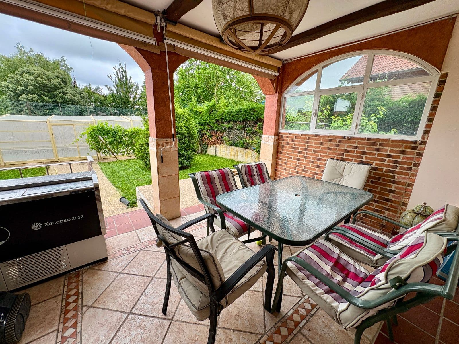 Se vende chalet independiente con jardín y piscina en Etxabarri-Ibiña. - imagen 2