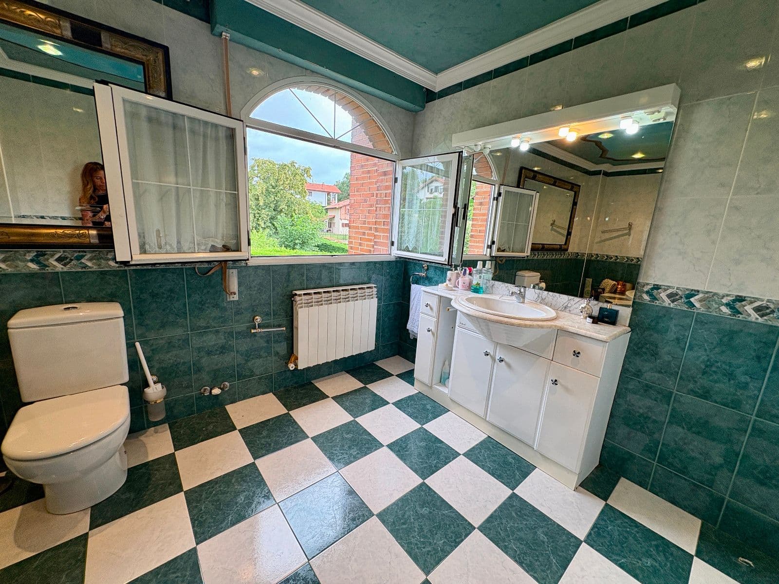 Se vende chalet independiente con jardín y piscina en Etxabarri-Ibiña. - imagen 32
