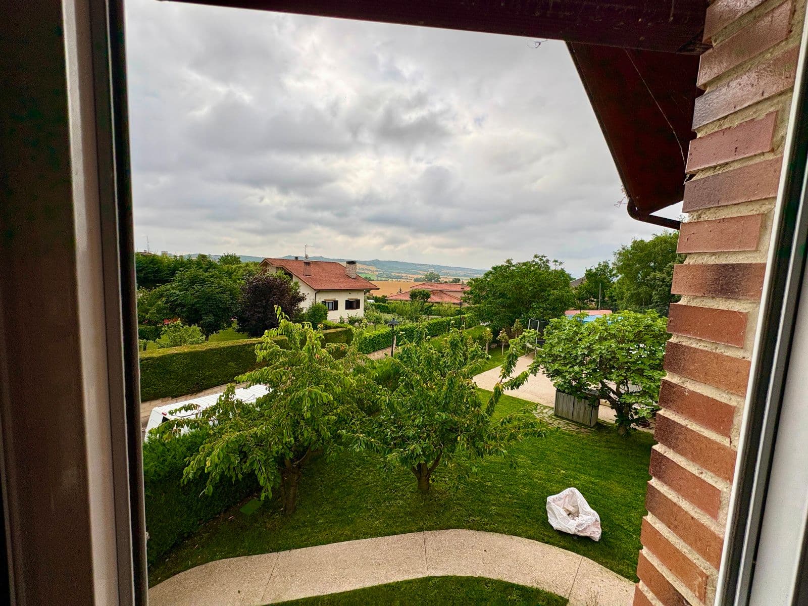 Se vende chalet independiente con jardín y piscina en Etxabarri-Ibiña. - imagen 36