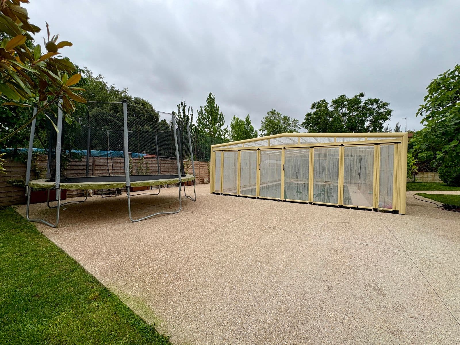 Se vende chalet independiente con jardín y piscina en Etxabarri-Ibiña. - imagen 48