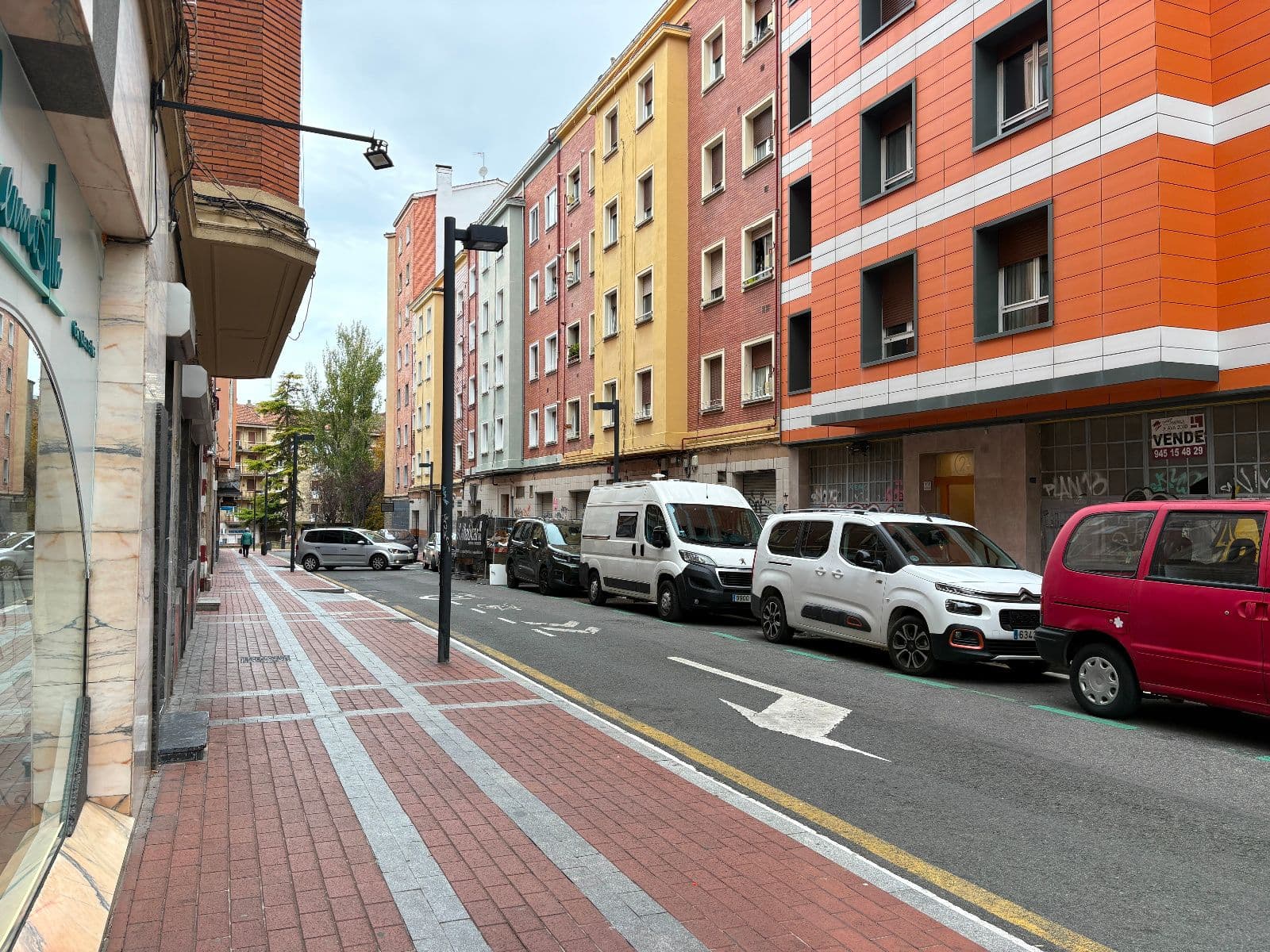 SE VENDE piso en rentabilidad 6% junto al centro en  Manuel Díaz de Arcaya. - imagen 22