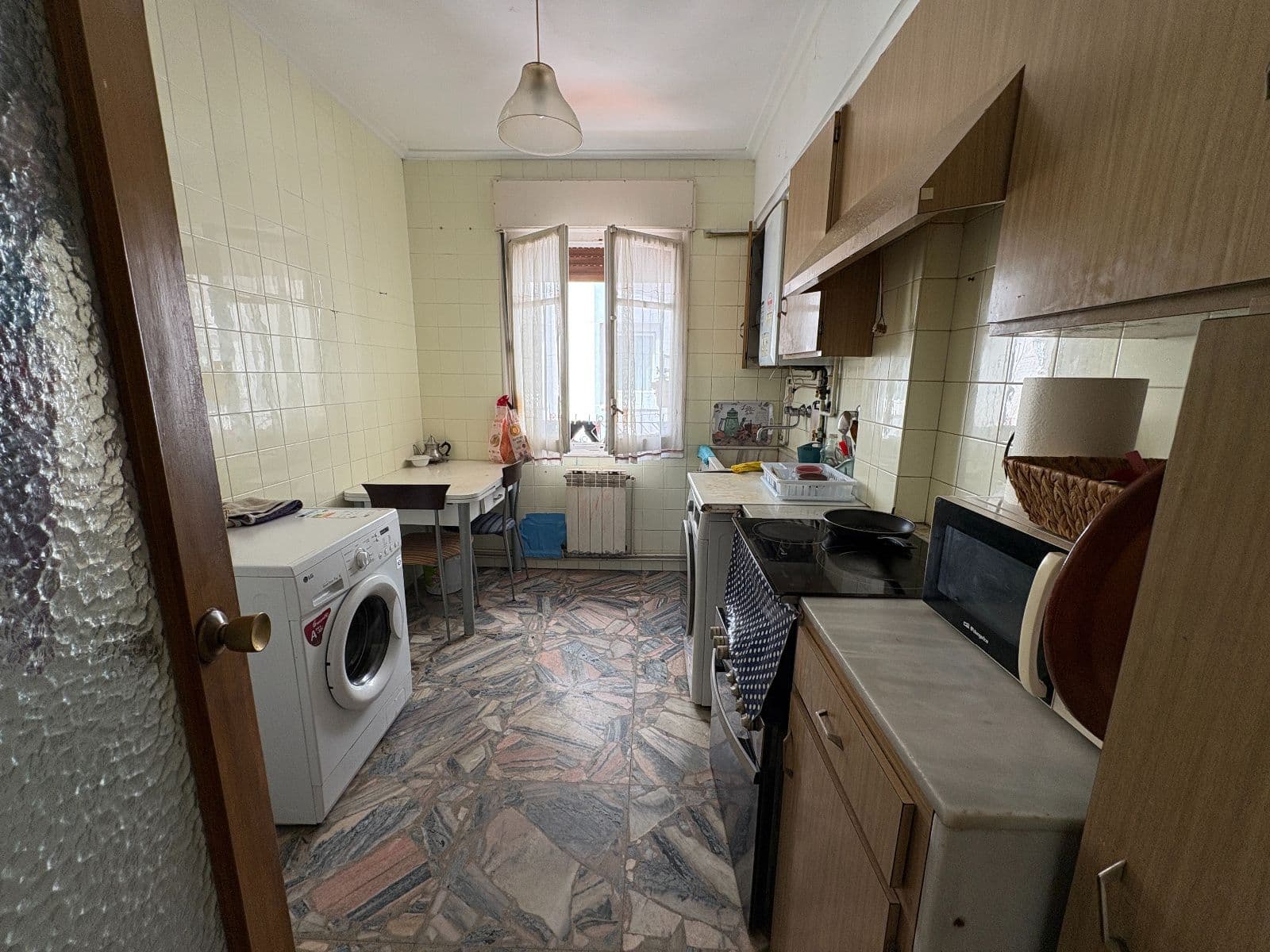 SE VENDE piso en rentabilidad 6% junto al centro en  Manuel Díaz de Arcaya. - imagen 6