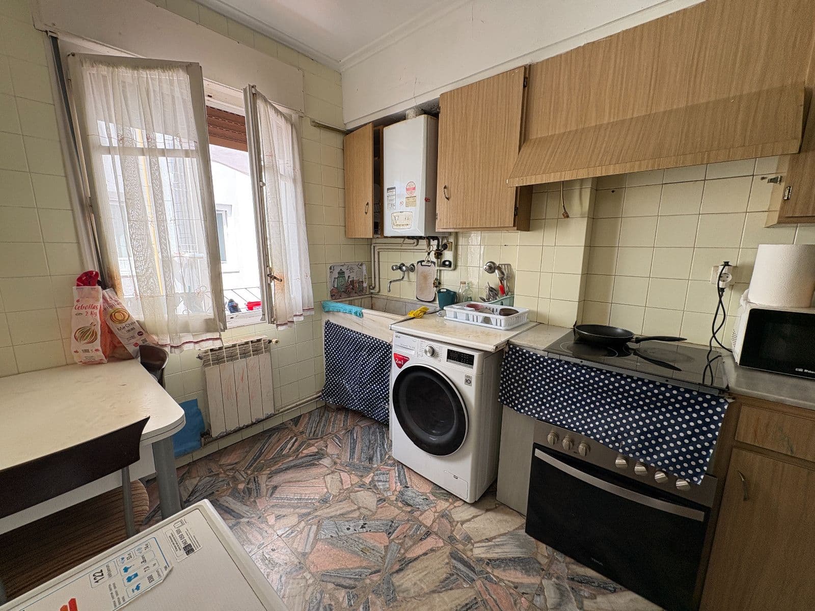 SE VENDE piso en rentabilidad 6% junto al centro en  Manuel Díaz de Arcaya. - imagen 7