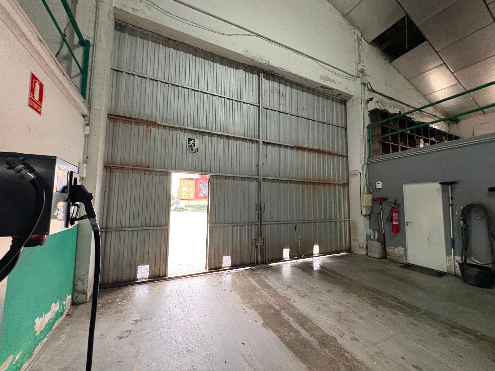 Nave industrial alquilada con parcela en Agurain - imagen 17