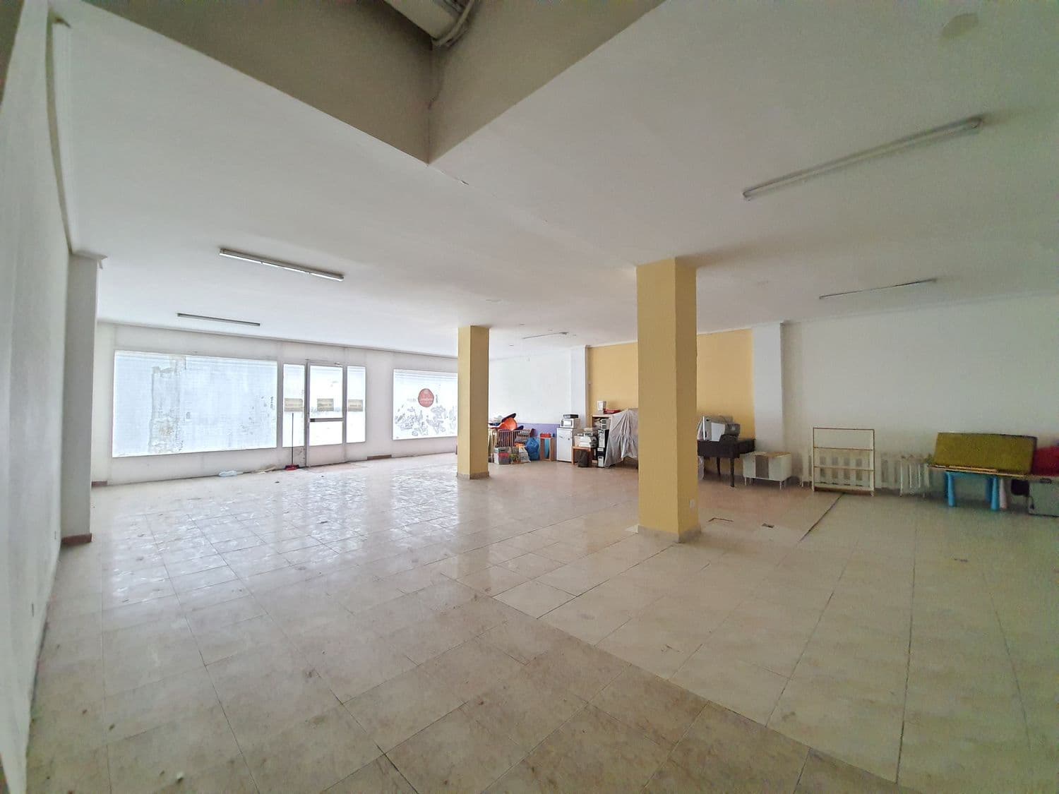 Se vende Local de 250 m² en Portal de Arriaga con 10 m de fachada - imagen 3