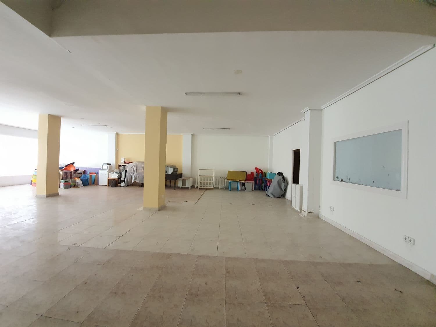 Se vende Local de 250 m² en Portal de Arriaga con 10 m de fachada - imagen 4