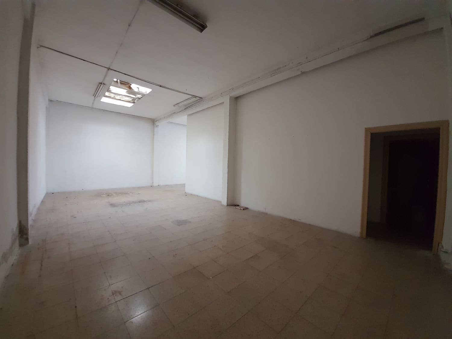 Se vende Local de 250 m² en Portal de Arriaga con 10 m de fachada - imagen 10