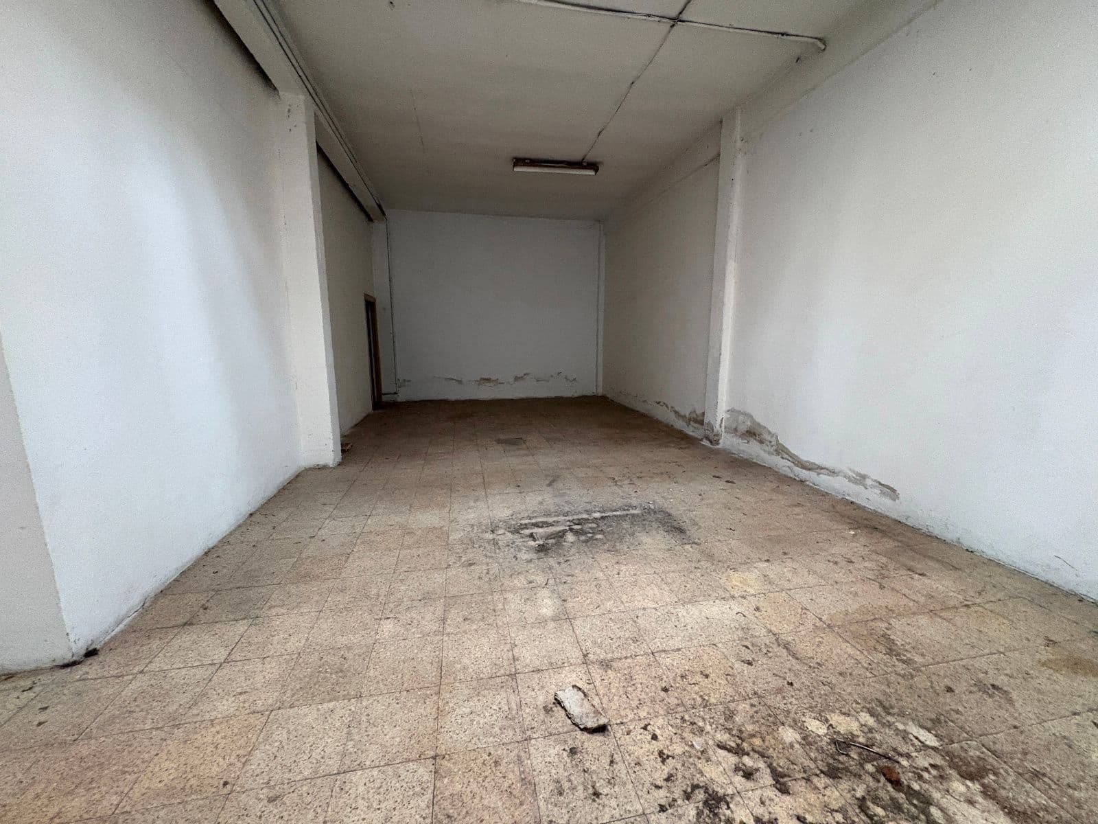 Se vende Local de 250 m² en Portal de Arriaga con 10 m de fachada - imagen 20