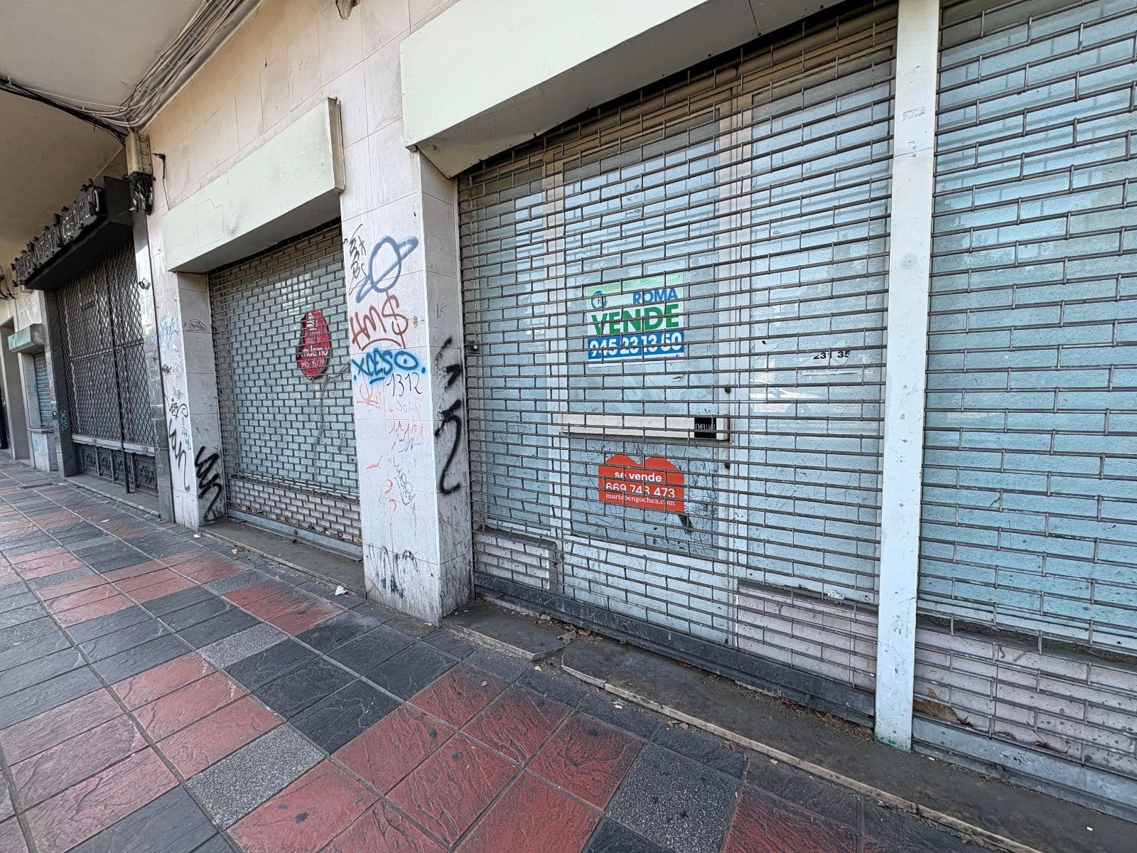 Se vende Local de 250 m² en Portal de Arriaga con 10 m de fachada - imagen 27