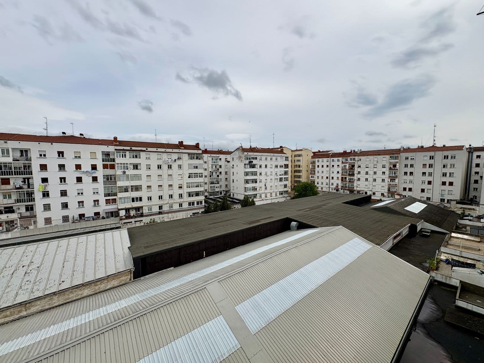 Se vende vivienda de 82m2 con 3 domitorios en Bruno Villarreal . - imagen 24
