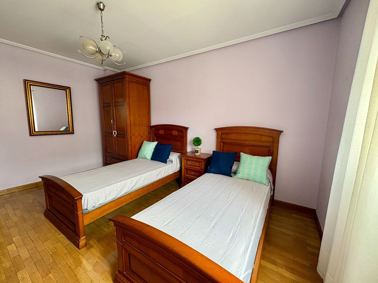 Se vende piso en calle San Antonio de 98m2 y dos habitaciones . - imagen 9