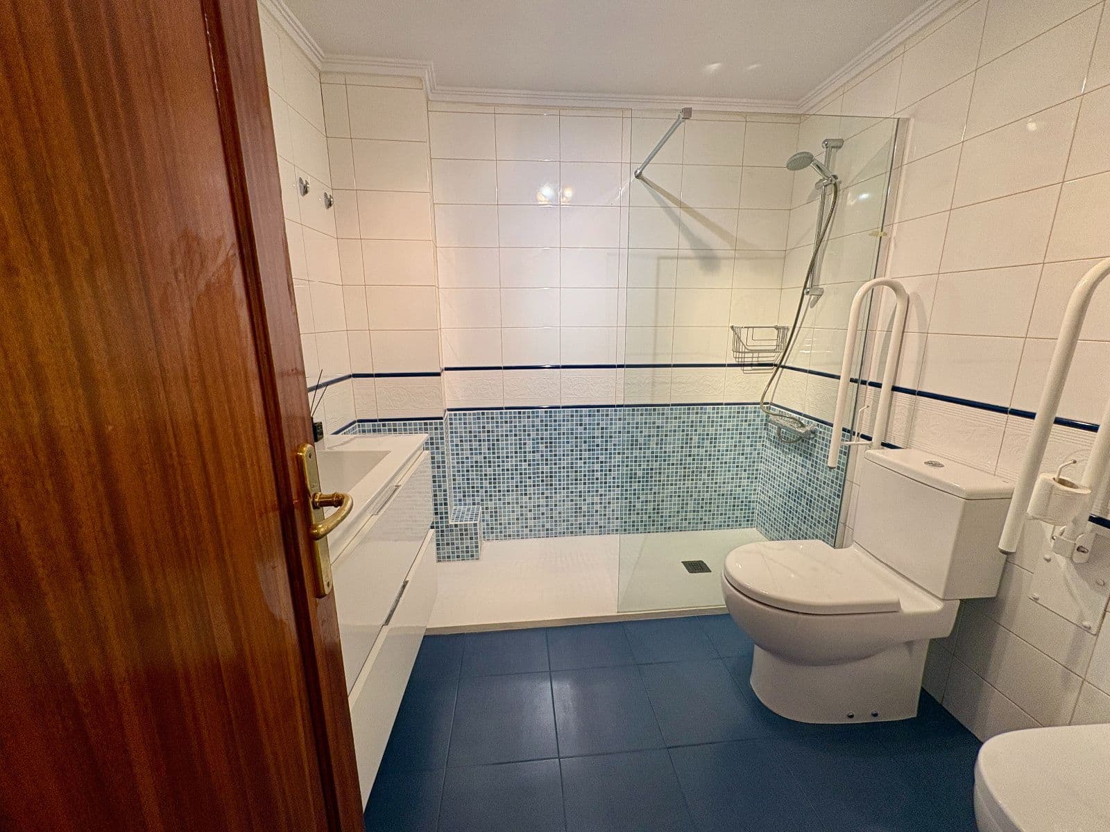 Se vende piso en calle San Antonio de 98m2 y dos habitaciones . - imagen 18