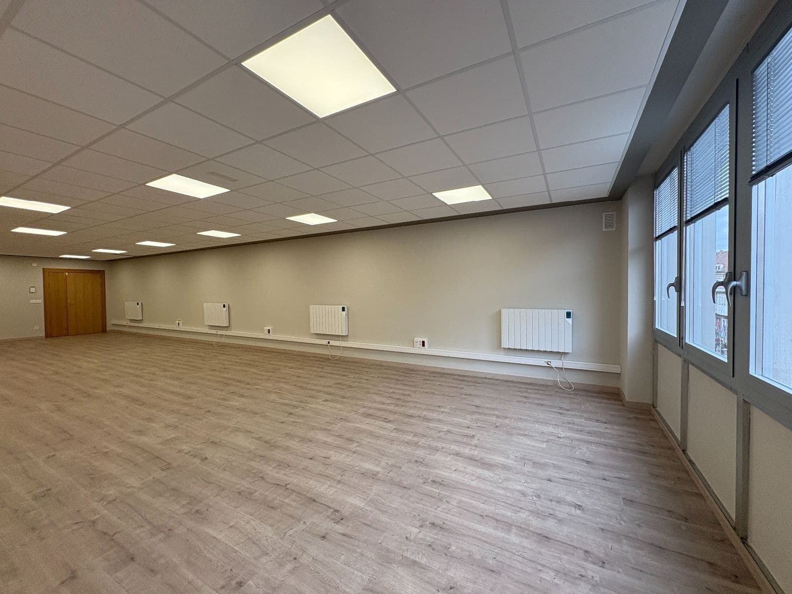 Se alquila oficina reformada de 130 m² en el centro de Vitoria - imagen 3