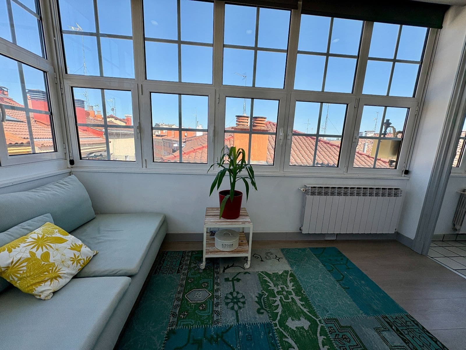 Se vende exclusivo duplex reformado con vistas privilegiadas - imagen 4