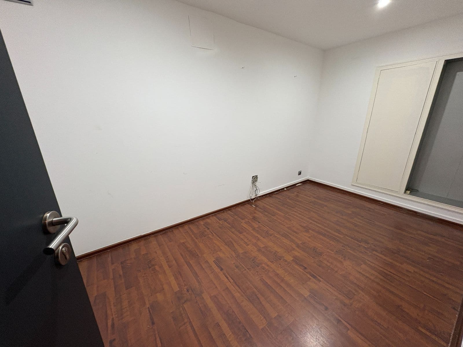 Se alquila local comercial de 450 m² con salida de humos por 1.900 €/mes - imagen 29