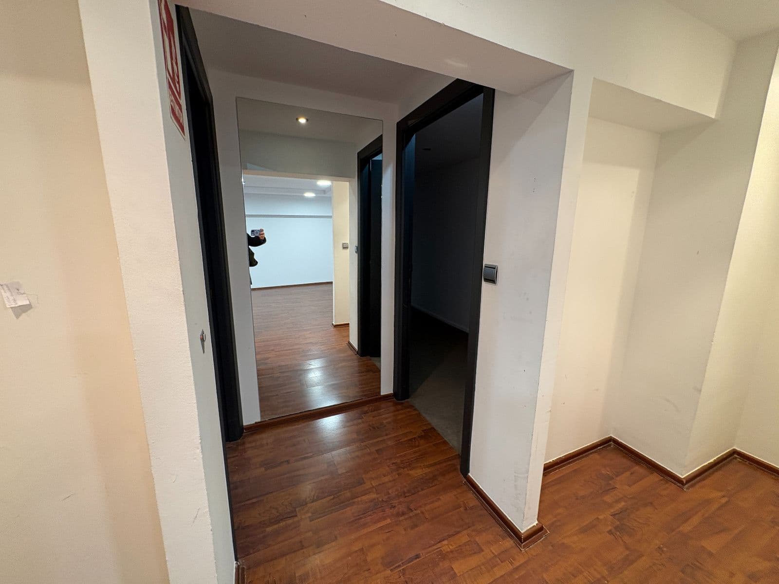 Se alquila local comercial de 450 m² con salida de humos por 1.900 €/mes - imagen 8