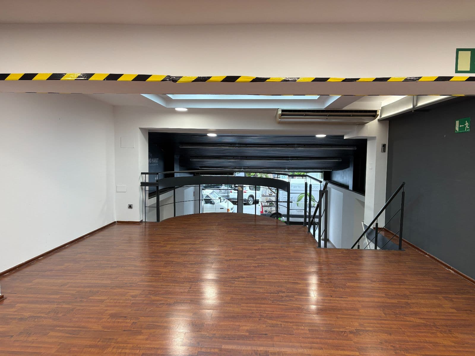 Se alquila local comercial de 450 m² con salida de humos por 1.900 €/mes - imagen 13