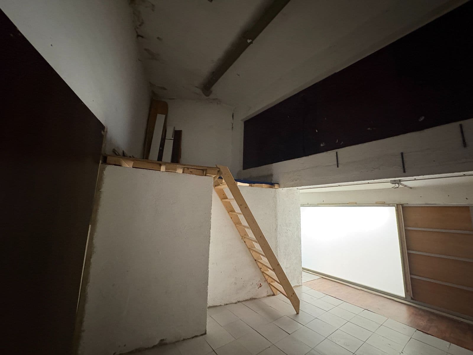 Se alquila local comercial de 450 m² con salida de humos por 1.900 €/mes - imagen 27