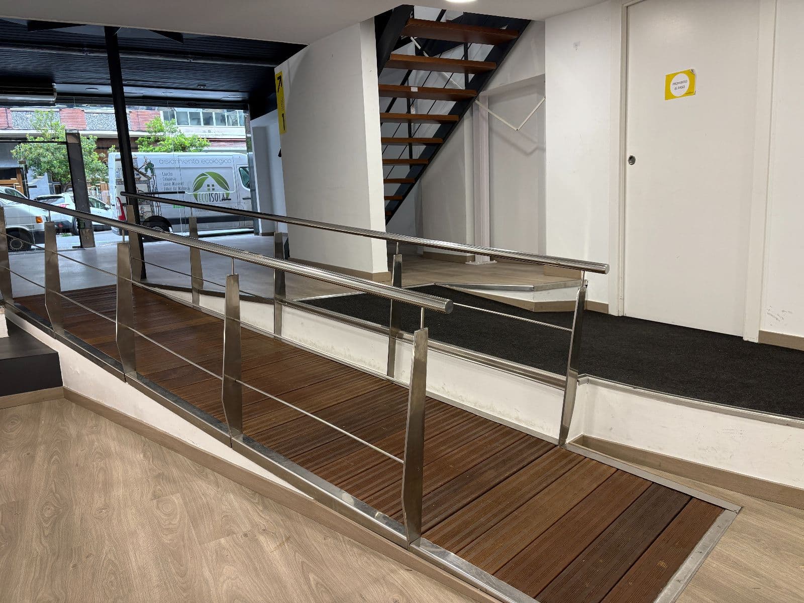 Se alquila local comercial de 450 m² con salida de humos por 1.900 €/mes - imagen 3