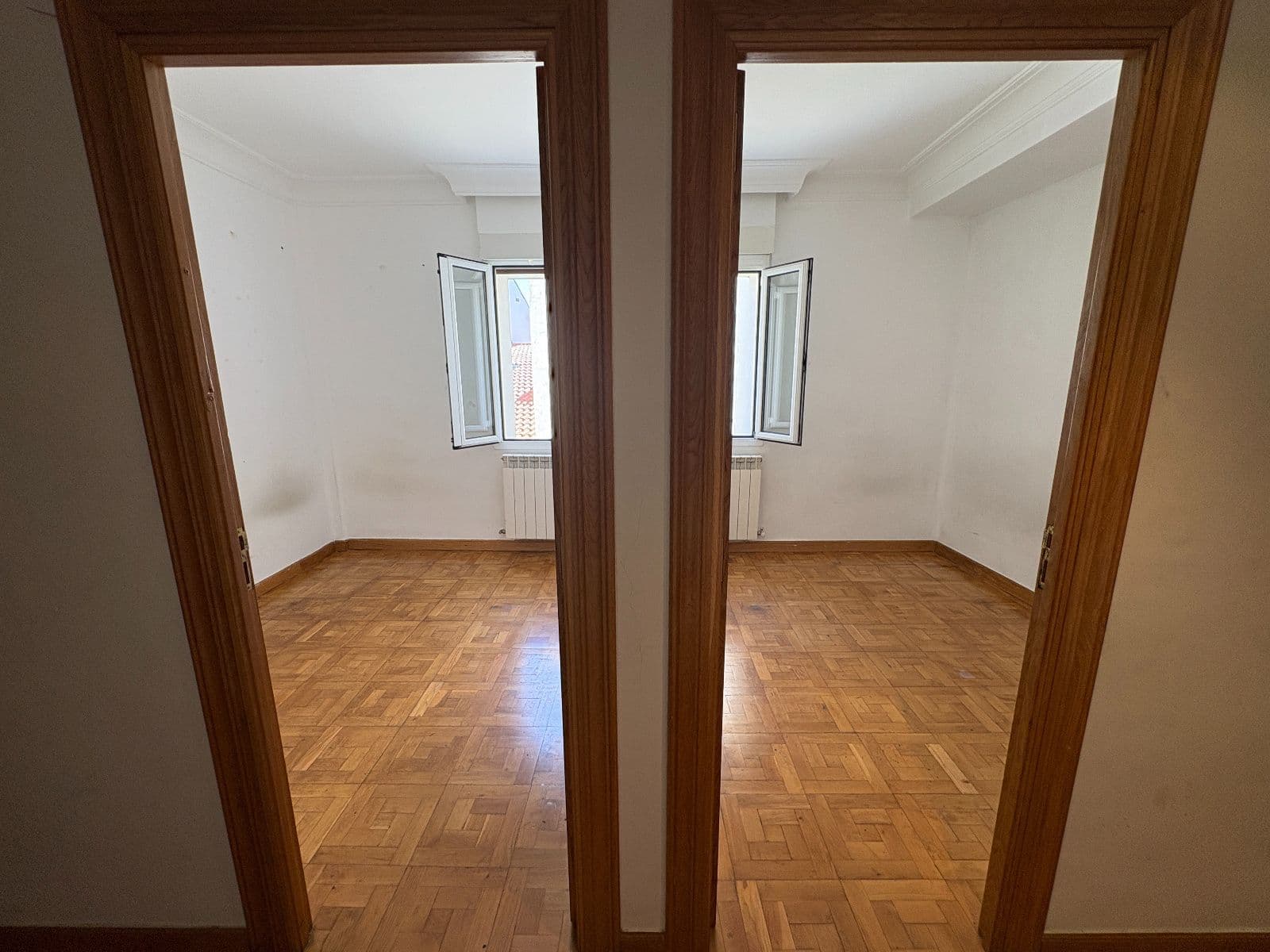 Se vende piso en Angulema con vistas al Corte Inglés. - imagen 25