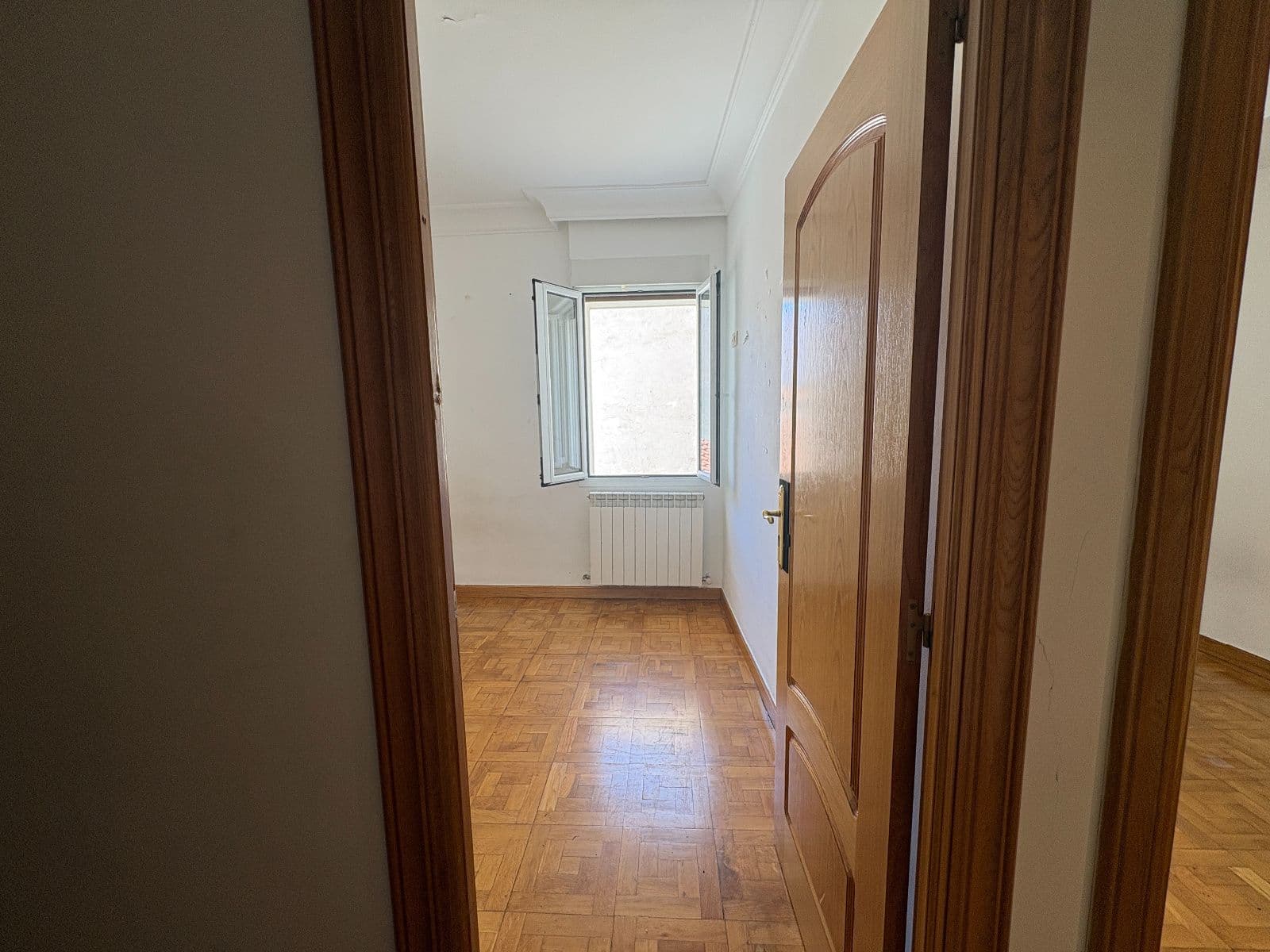 Se vende piso en Angulema con vistas al Corte Inglés. - imagen 26