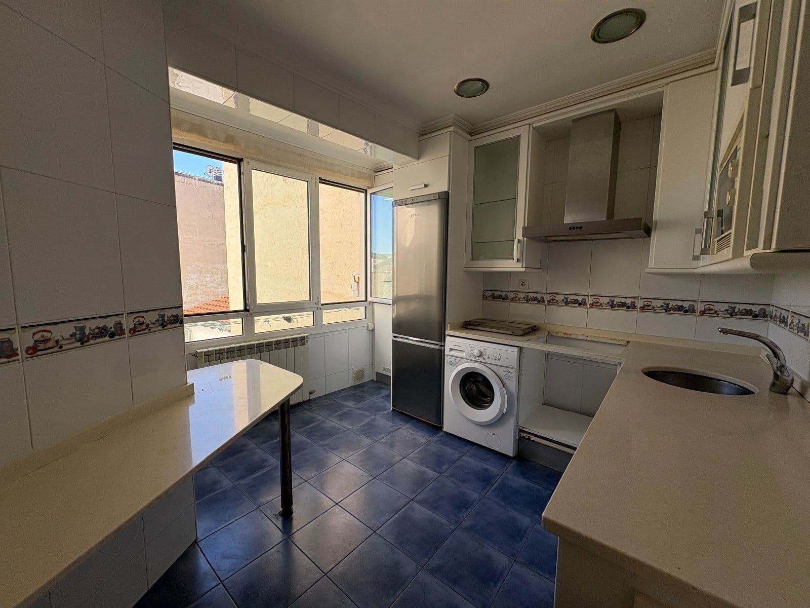 Se vende piso en Angulema con vistas al Corte Inglés. - imagen 15