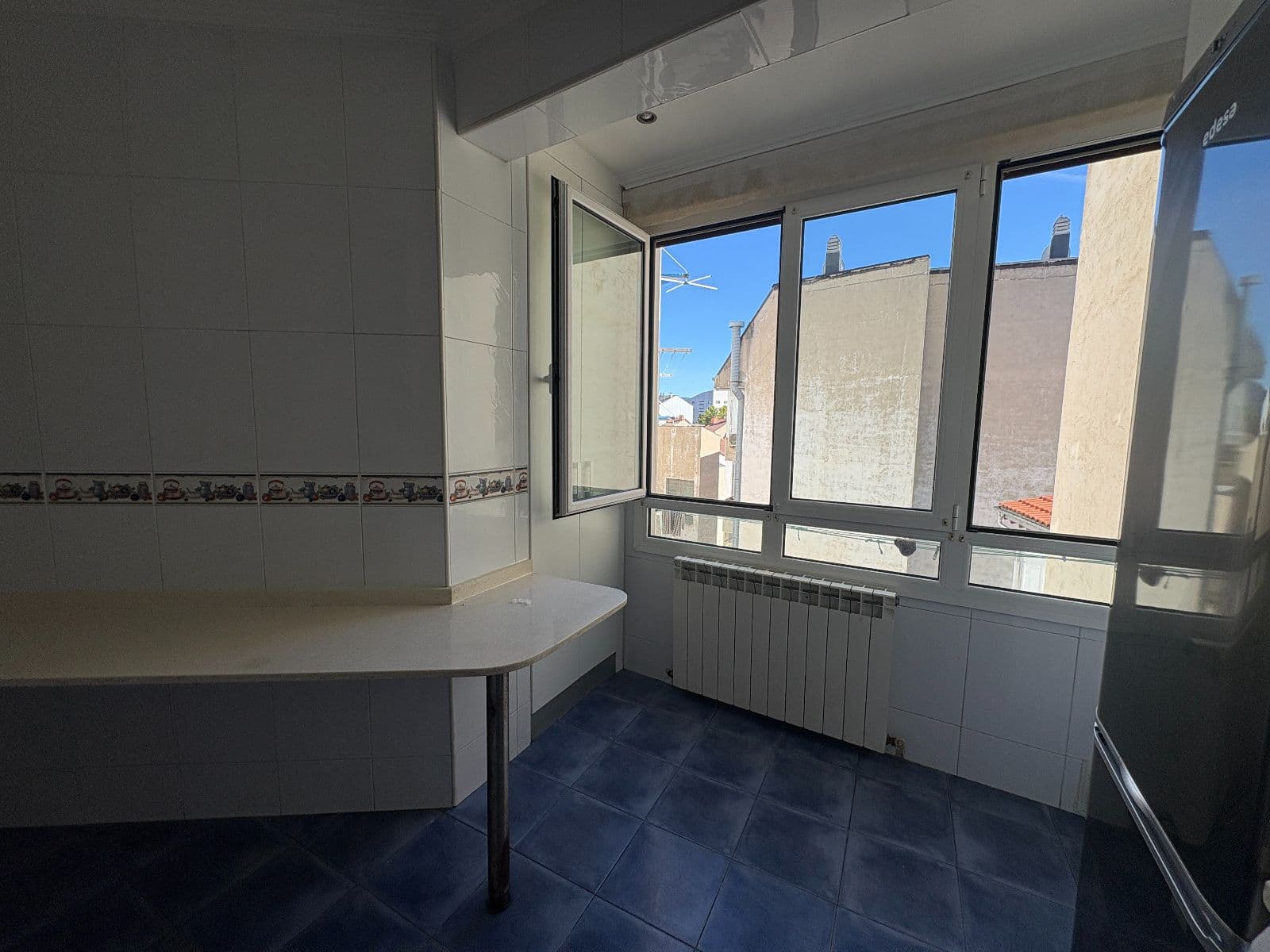 Se vende piso en Angulema con vistas al Corte Inglés. - imagen 17