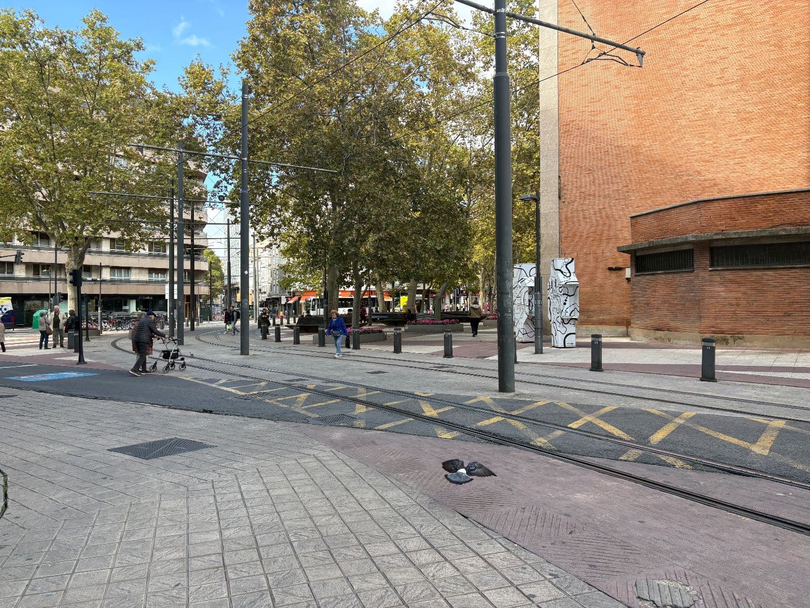 Se vende piso en Angulema con vistas al Corte Inglés. - imagen 34