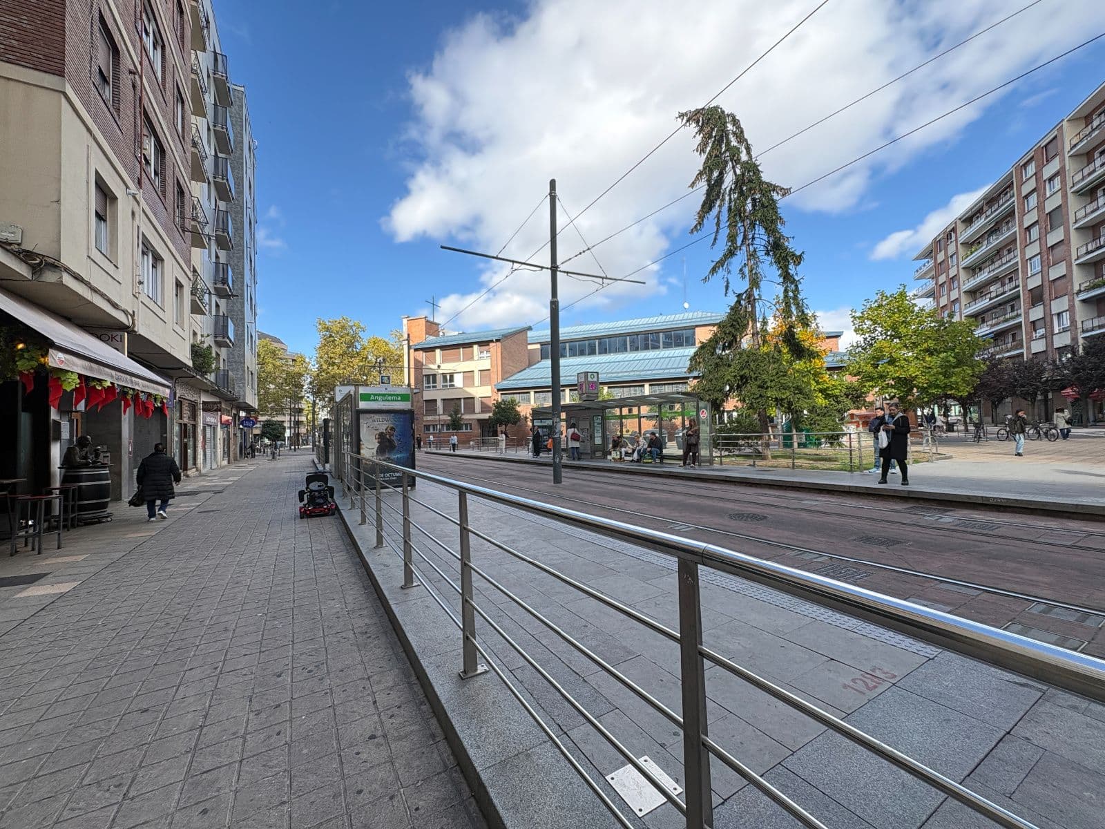 Se vende piso en Angulema con vistas al Corte Inglés. - imagen 35