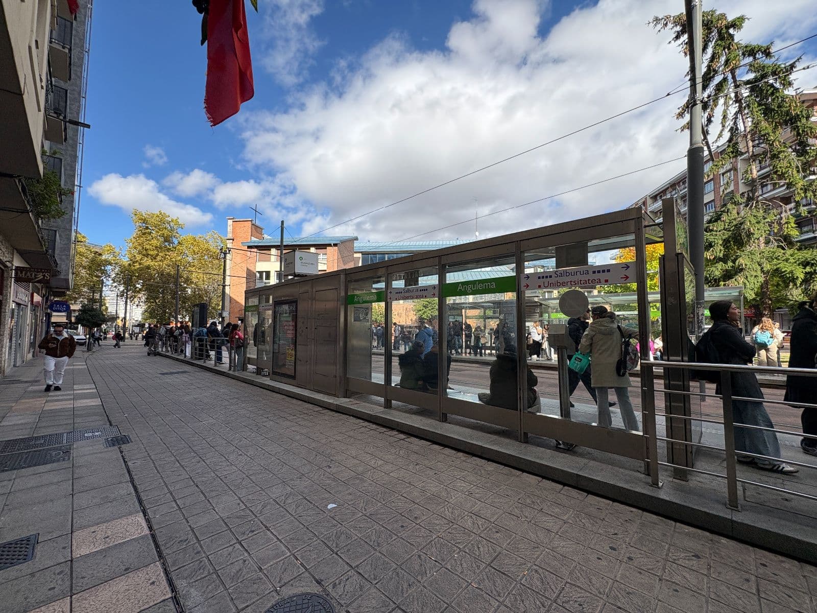 Se vende piso en Angulema con vistas al Corte Inglés. - imagen 36