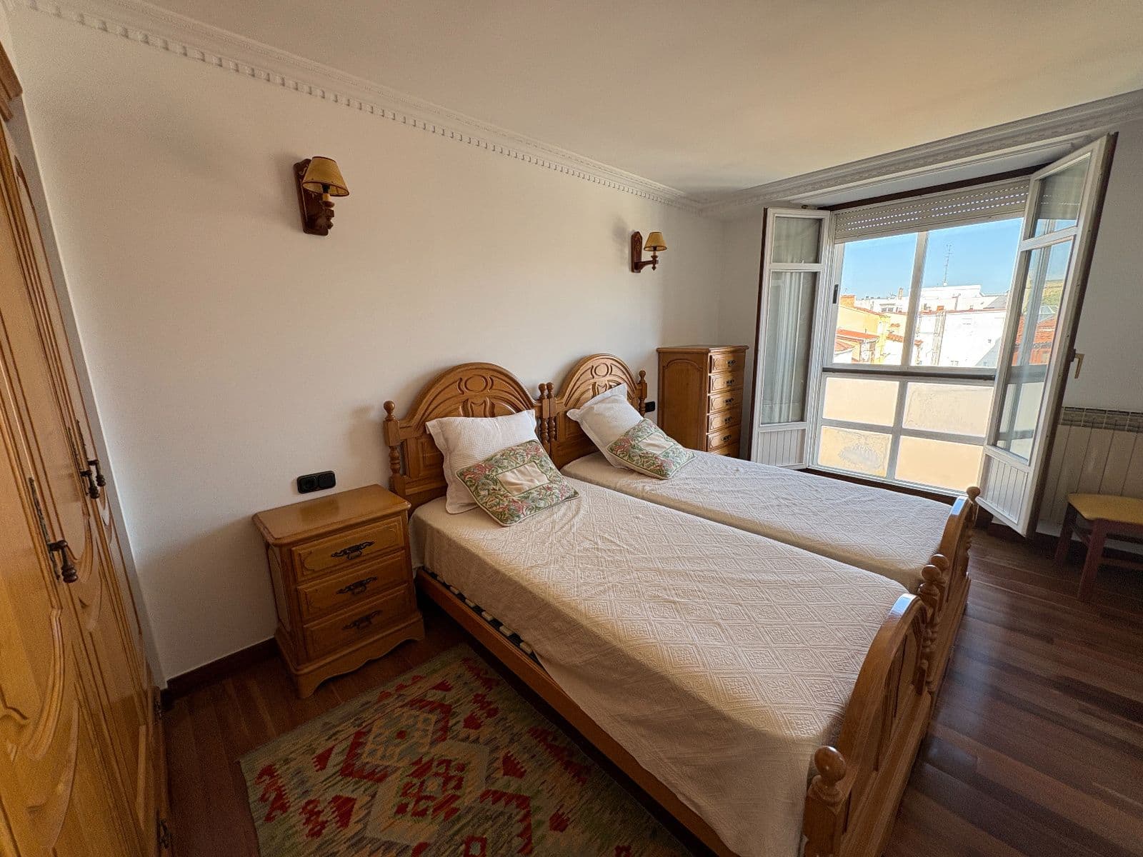 Se vende piso en Florida con garaje y txoko - imagen 42