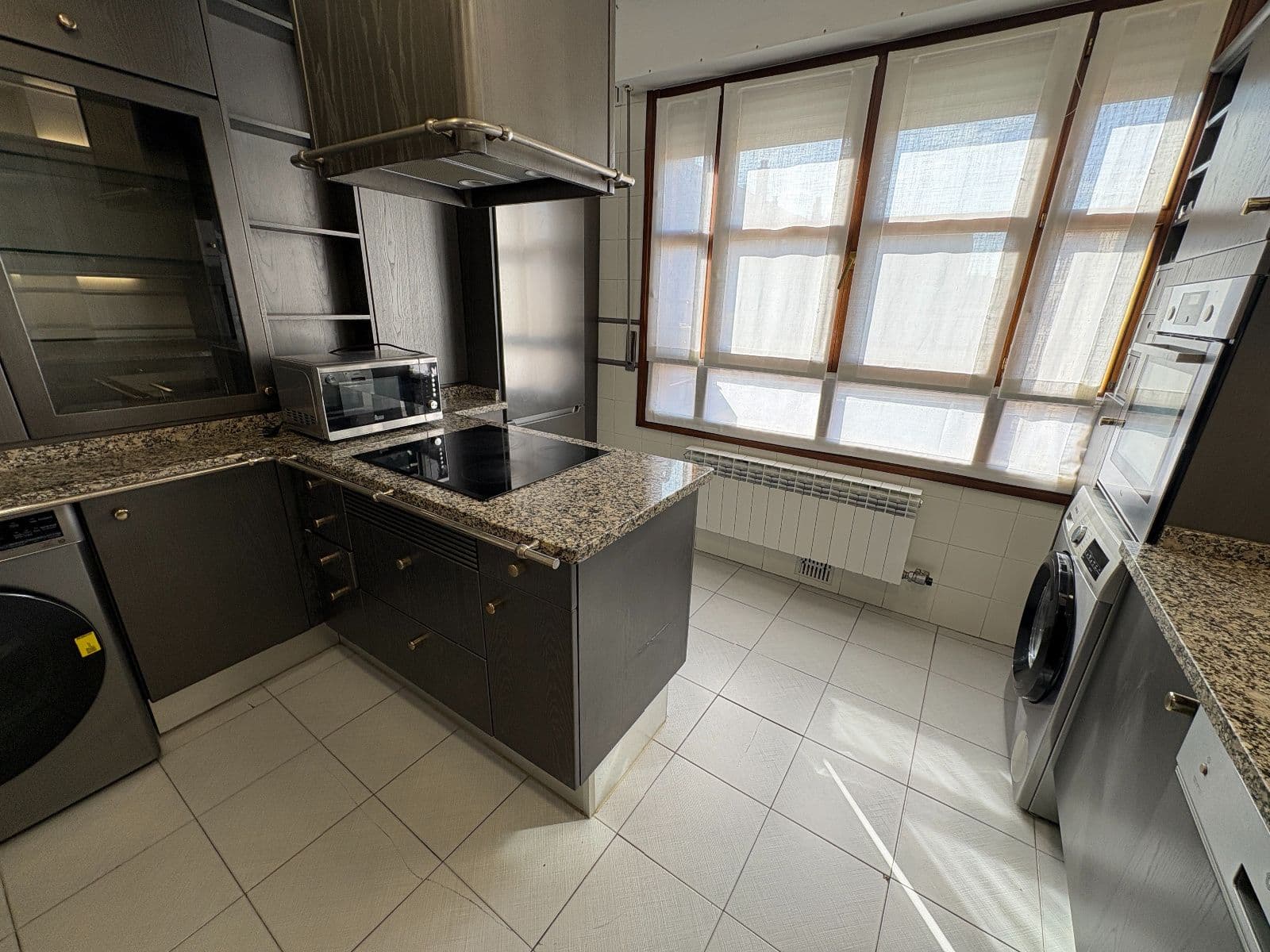 Se vende piso en Florida con garaje y txoko - imagen 14