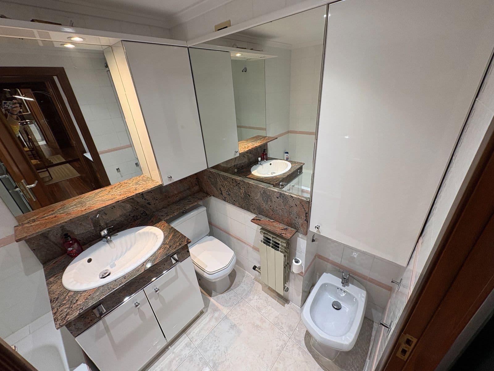 Se vende piso en Florida con garaje y txoko - imagen 34