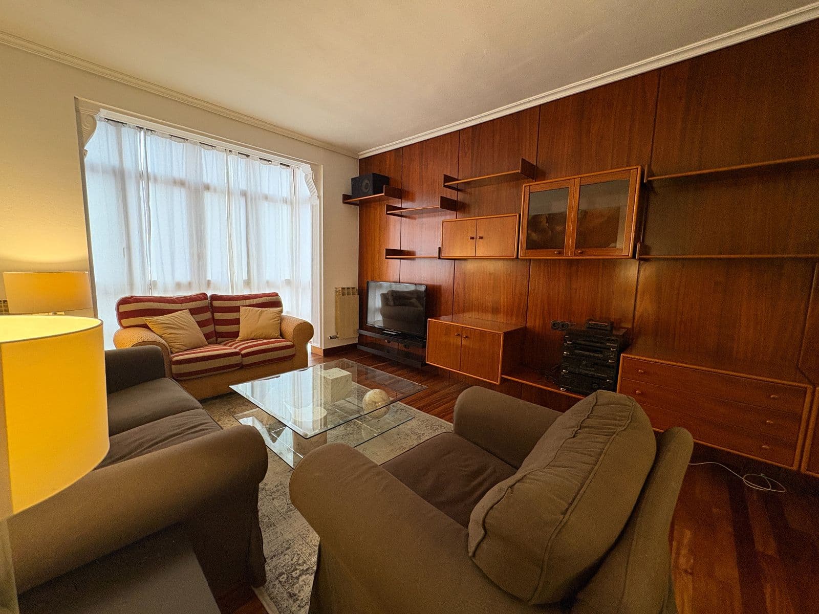 Se vende piso en Florida con garaje y txoko - imagen 3