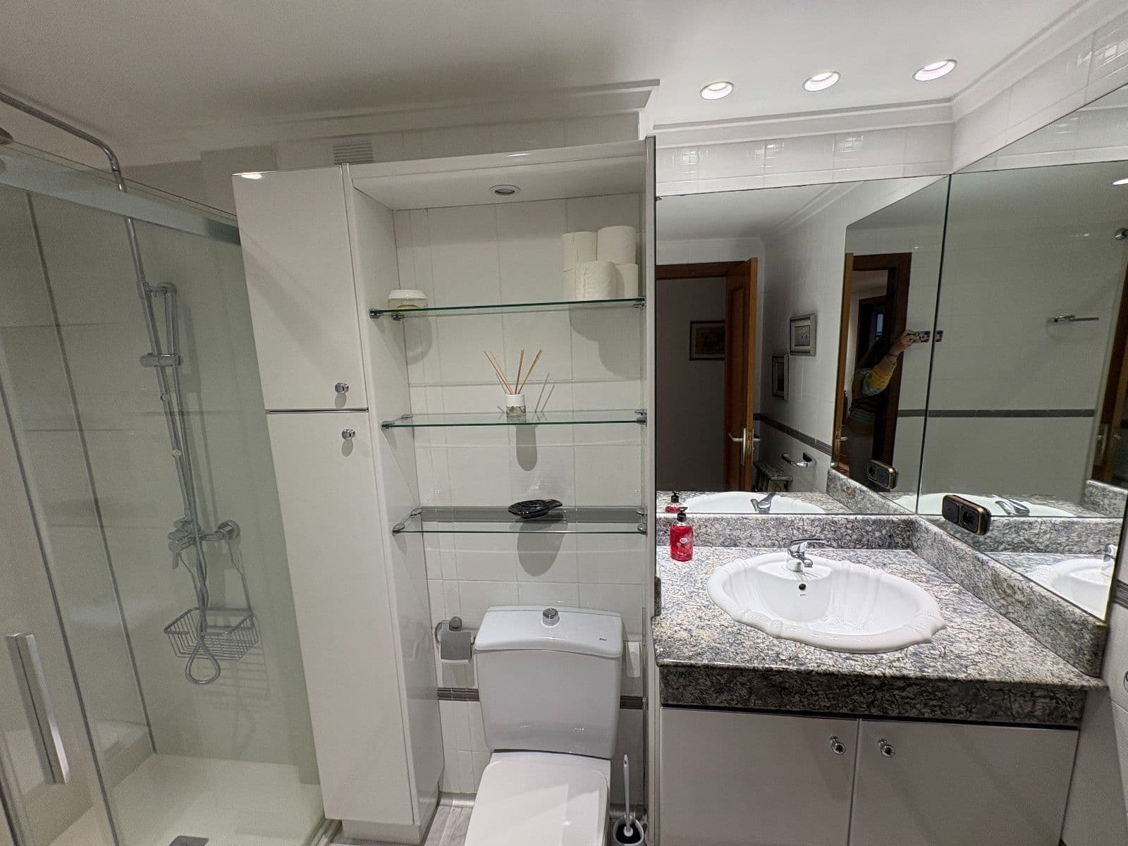 Se vende piso en Florida con garaje y txoko - imagen 30