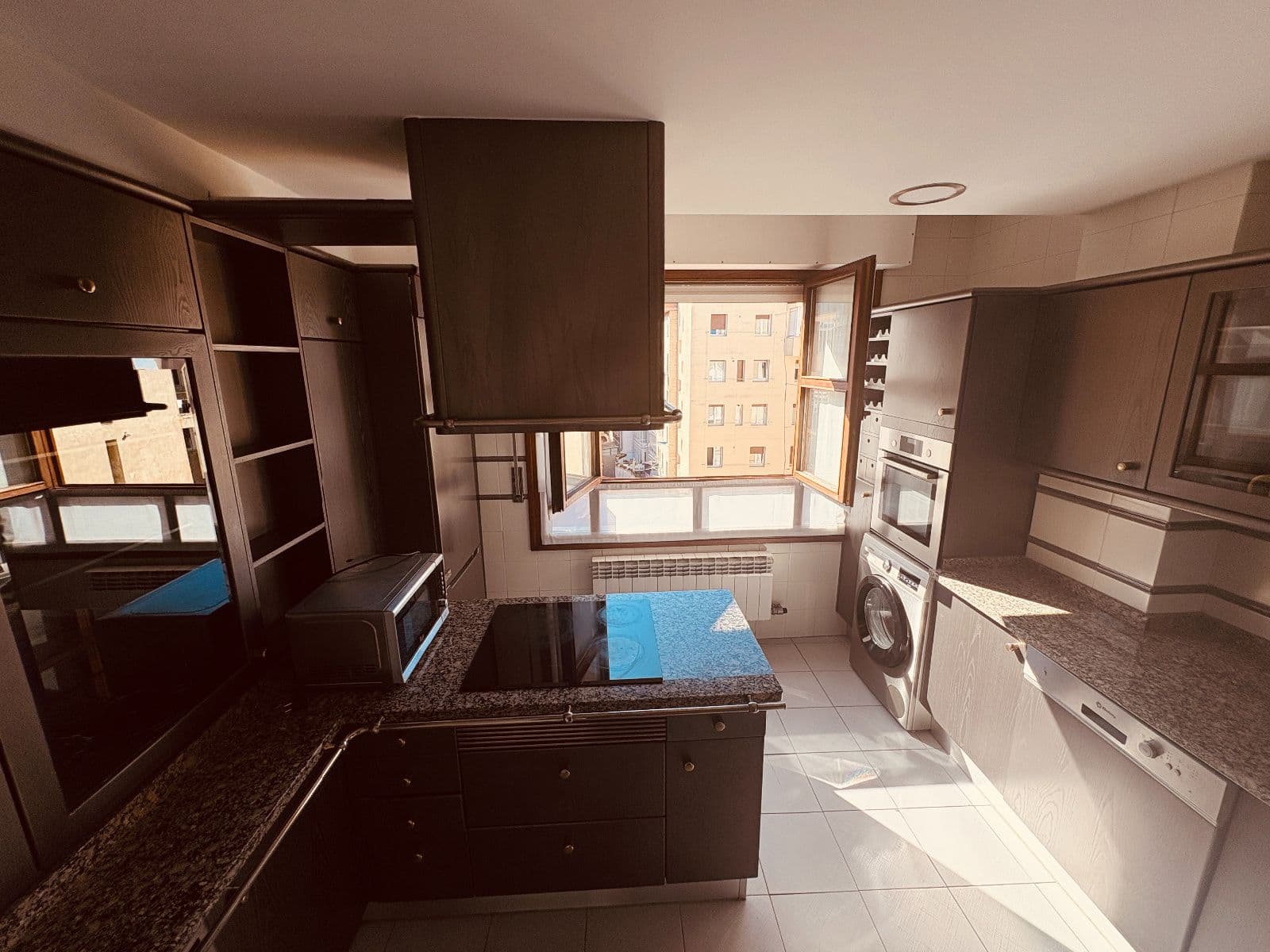 Se vende piso en Florida con garaje y txoko - imagen 12