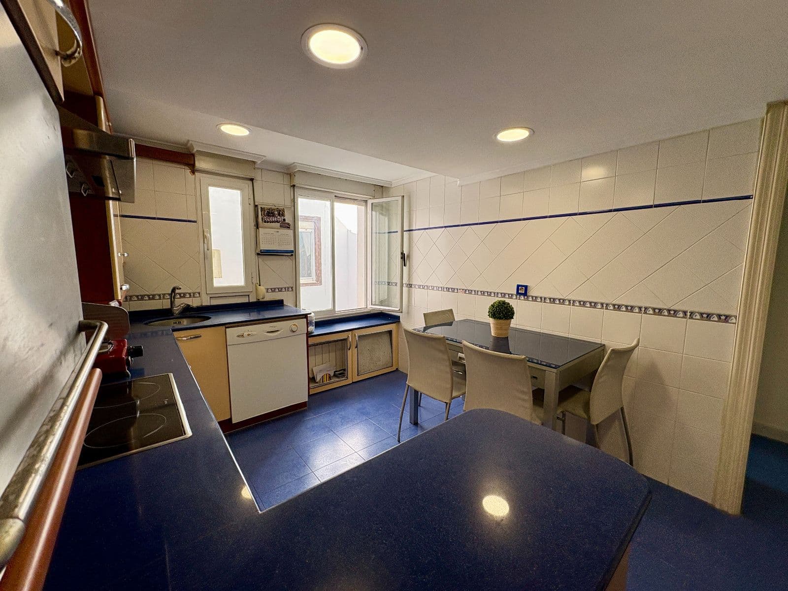 SE VENDE piso con ascensor en San Antonio - imagen 7
