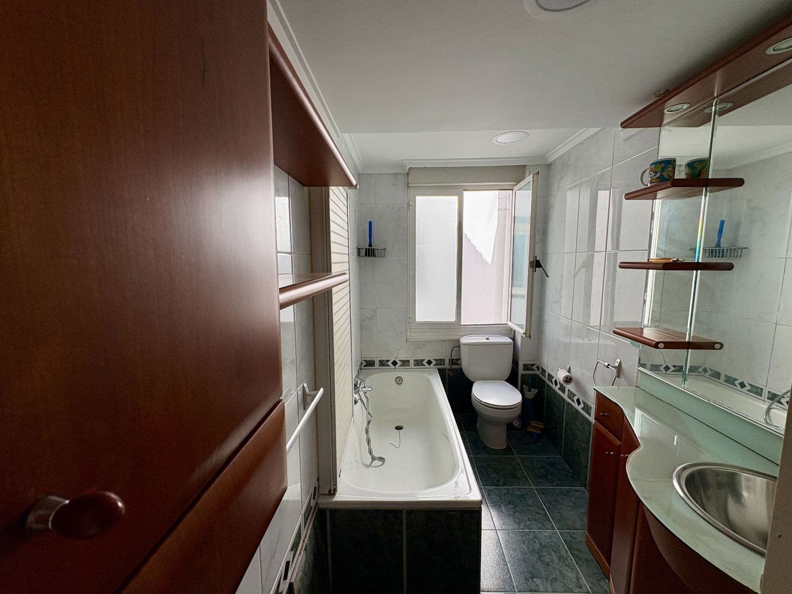 SE VENDE piso con ascensor en San Antonio - imagen 8