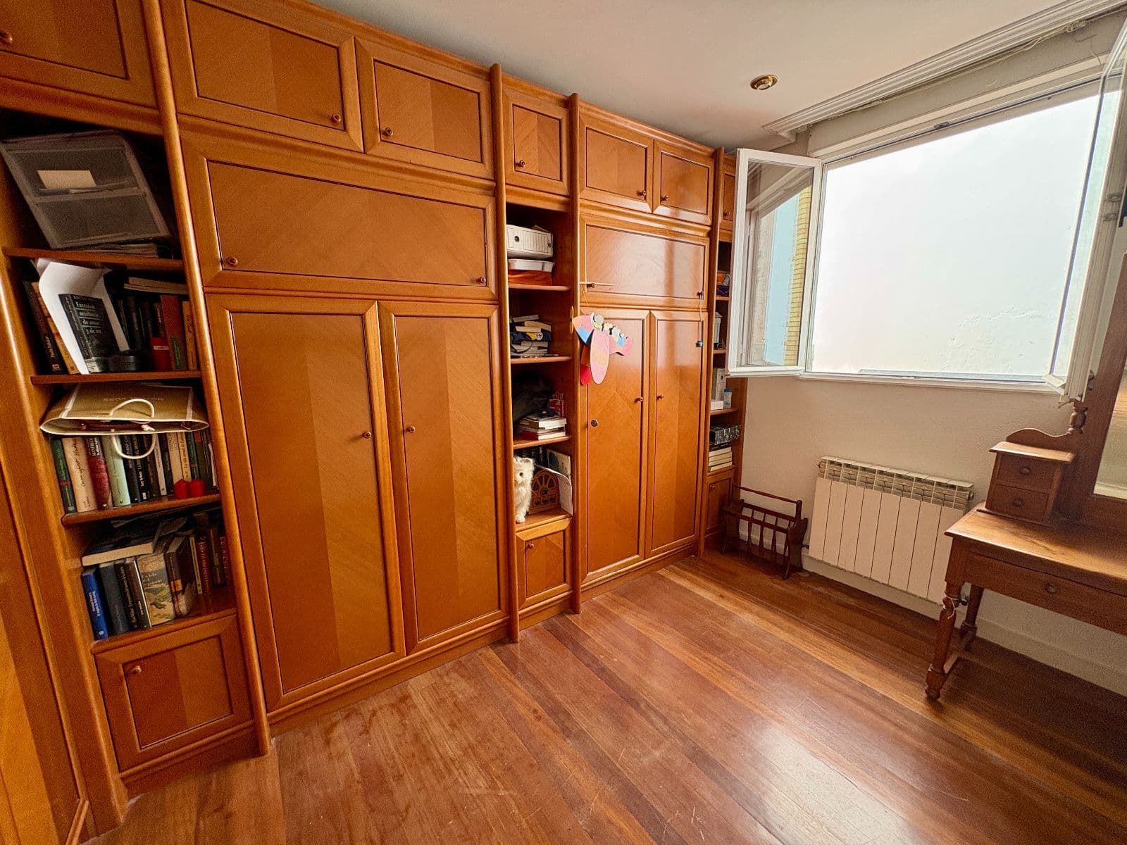 SE VENDE piso con ascensor en San Antonio - imagen 11