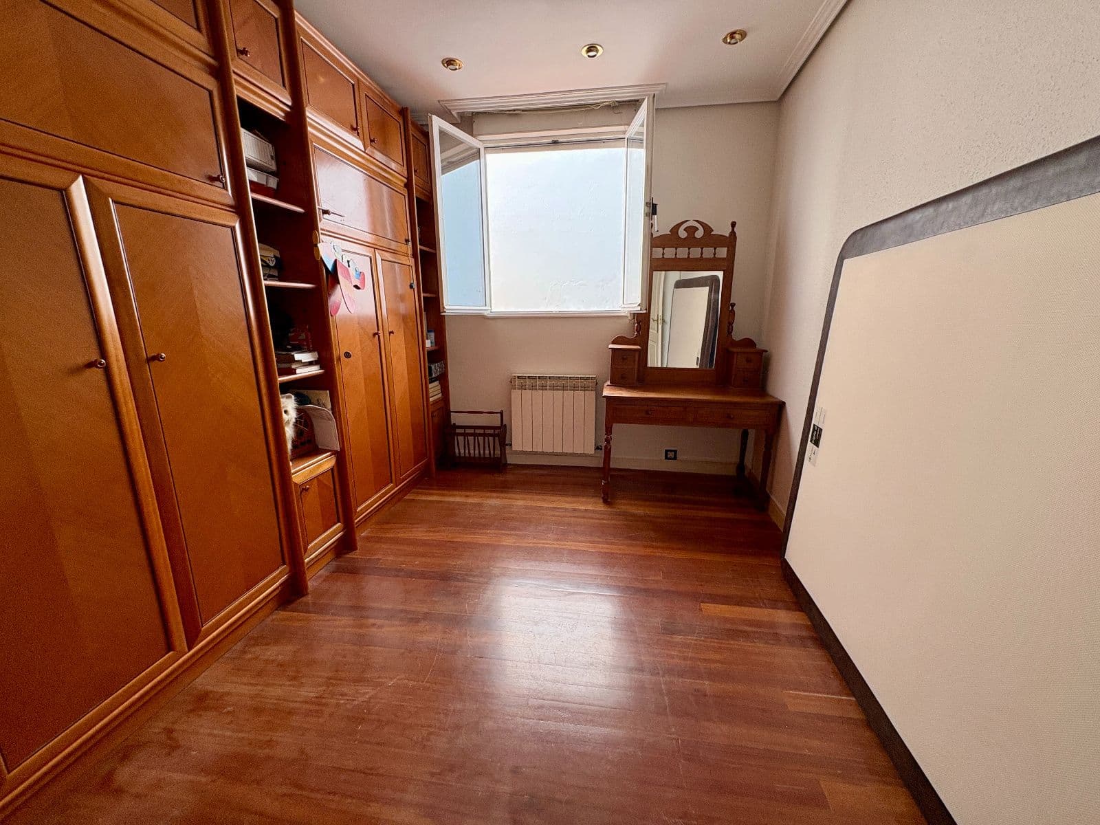 SE VENDE piso con ascensor en San Antonio - imagen 12