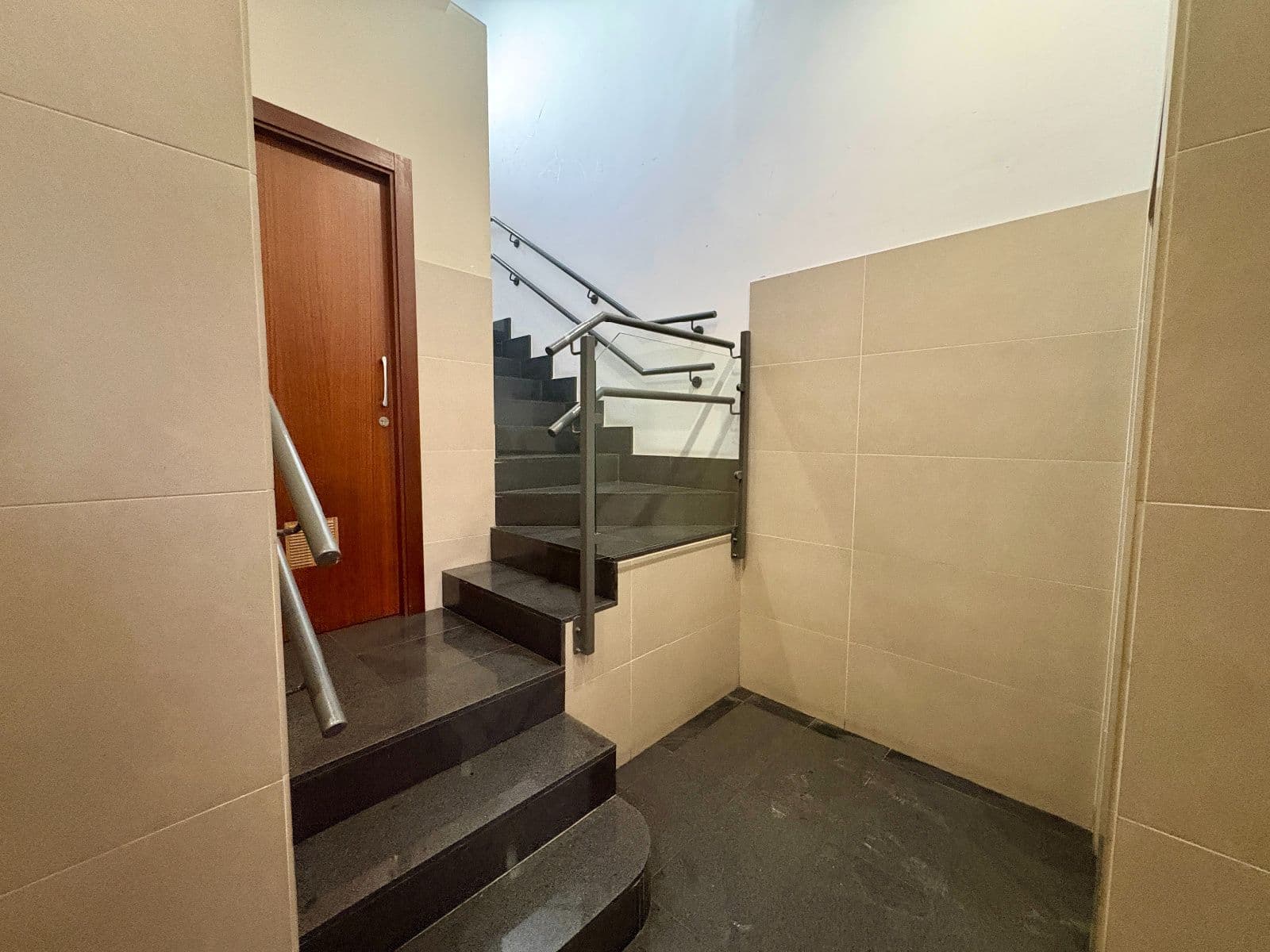SE VENDE piso en Santa Isabel con ascensor - imagen 30